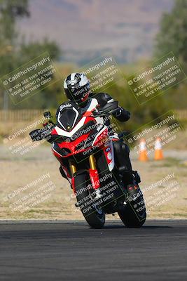 media/Nov-06-2023-Moto Forza (Mon) [[ce023d0744]]/3-Intermediate Group/Session 4 (Turns 2 and 1 Exit)/